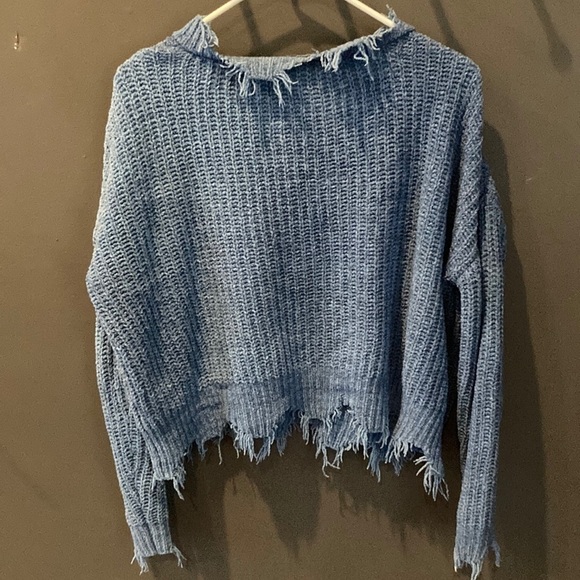 Ultra Flirt cropped fray look cozy sweater size small GUC - Picture 3 of 5
